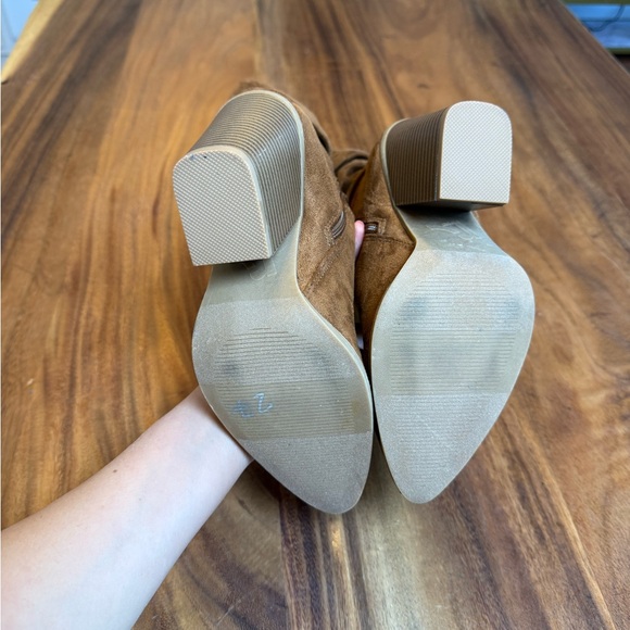 Report Brown Suede Heeled Boots - Picture 5 of 7